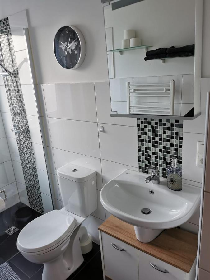 Liebevoll Eingerichtete Ferienwohnung - Zentrale Lage - Netflix & Paytv Wilhelmshaven Zewnętrze zdjęcie